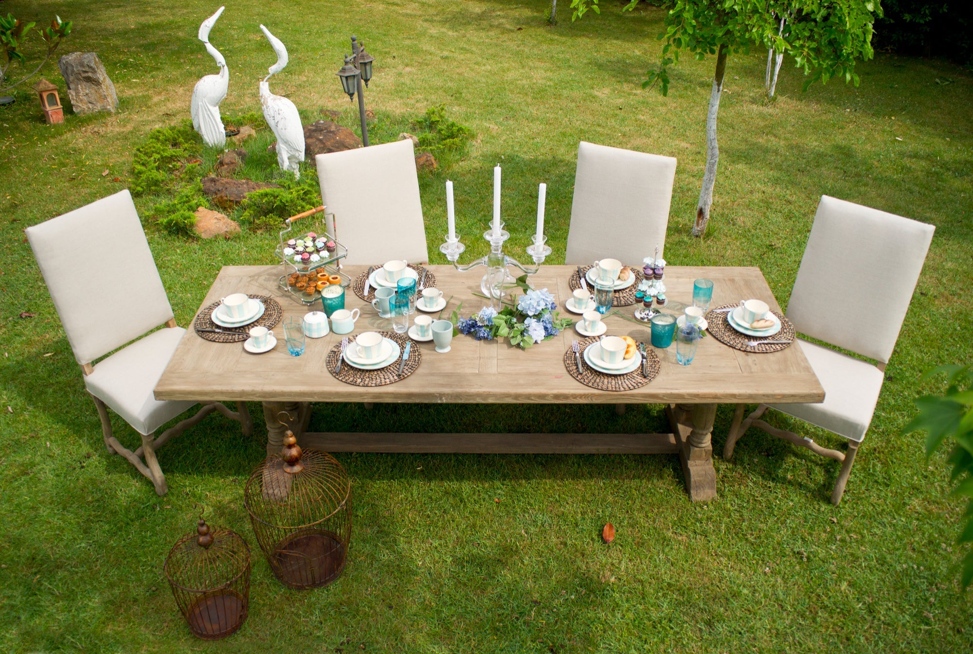 Outdoor Dining Tables
