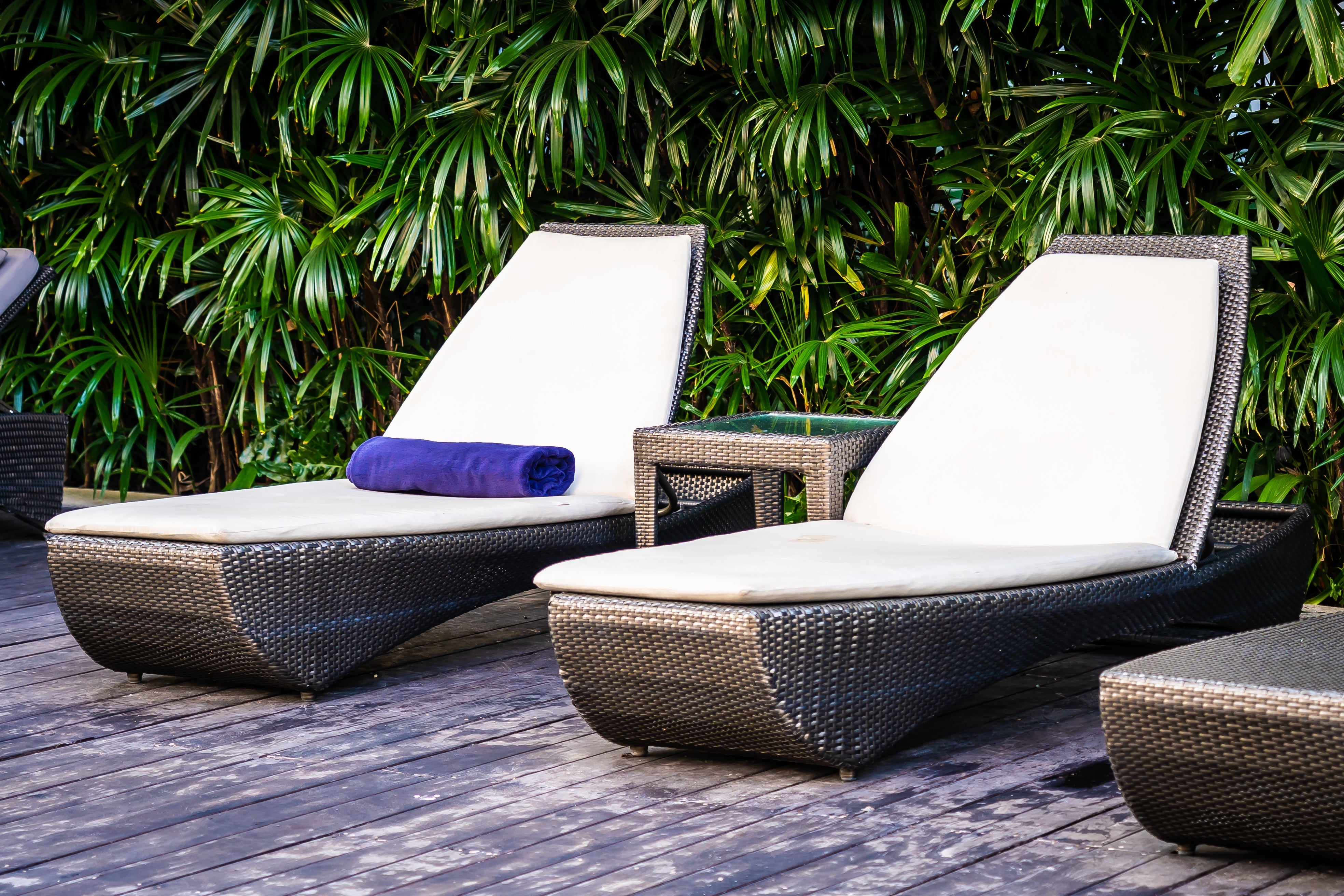 Outdoor Chaise Lounges