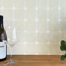 Peel and Stick Backsplash - 5 Sheets of 7,66" x 7,66" Betera Beige - 3D Adhesive