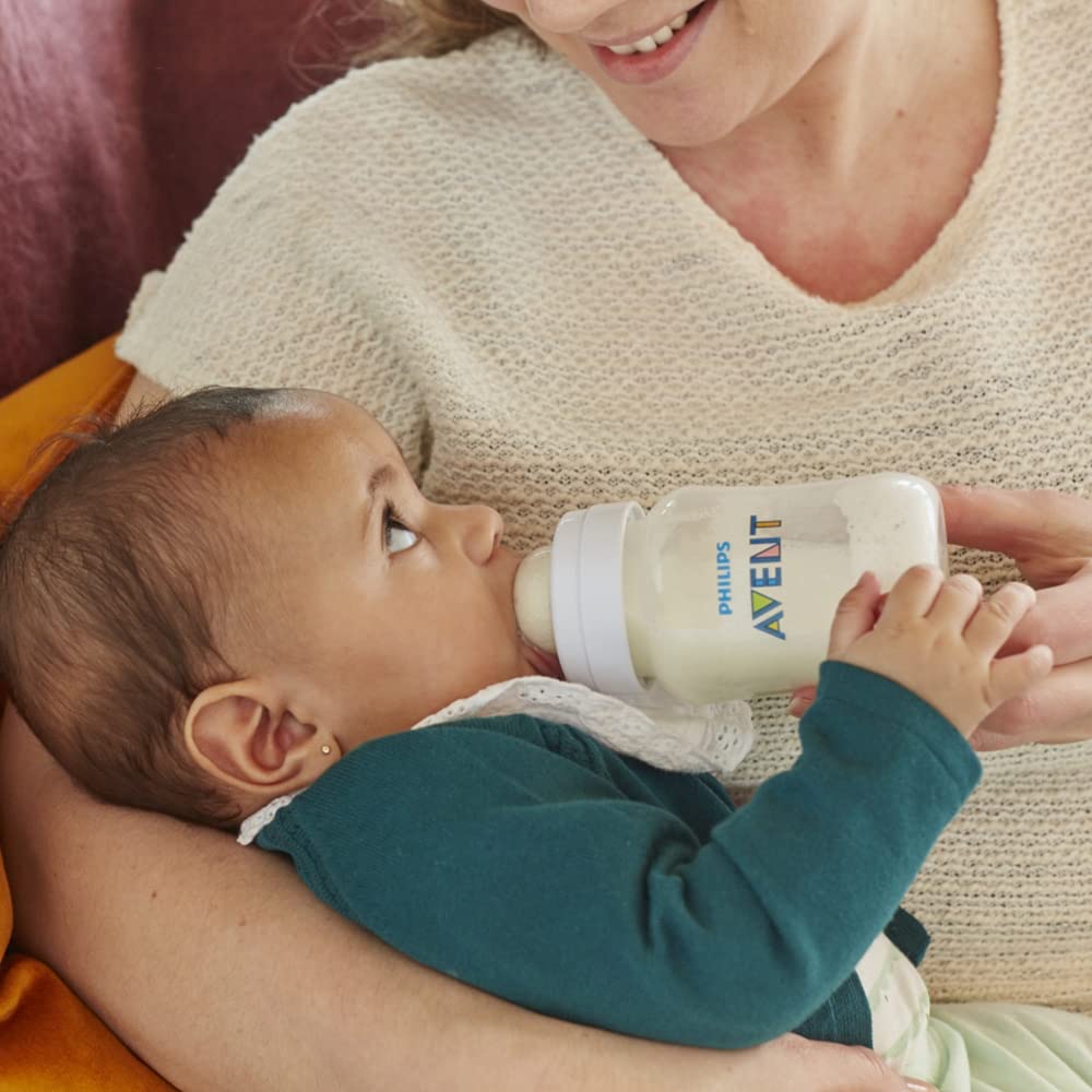 Anti-Colic Baby Bottle with AirFree Vent Essentials Gift Set, SCD308/02, White