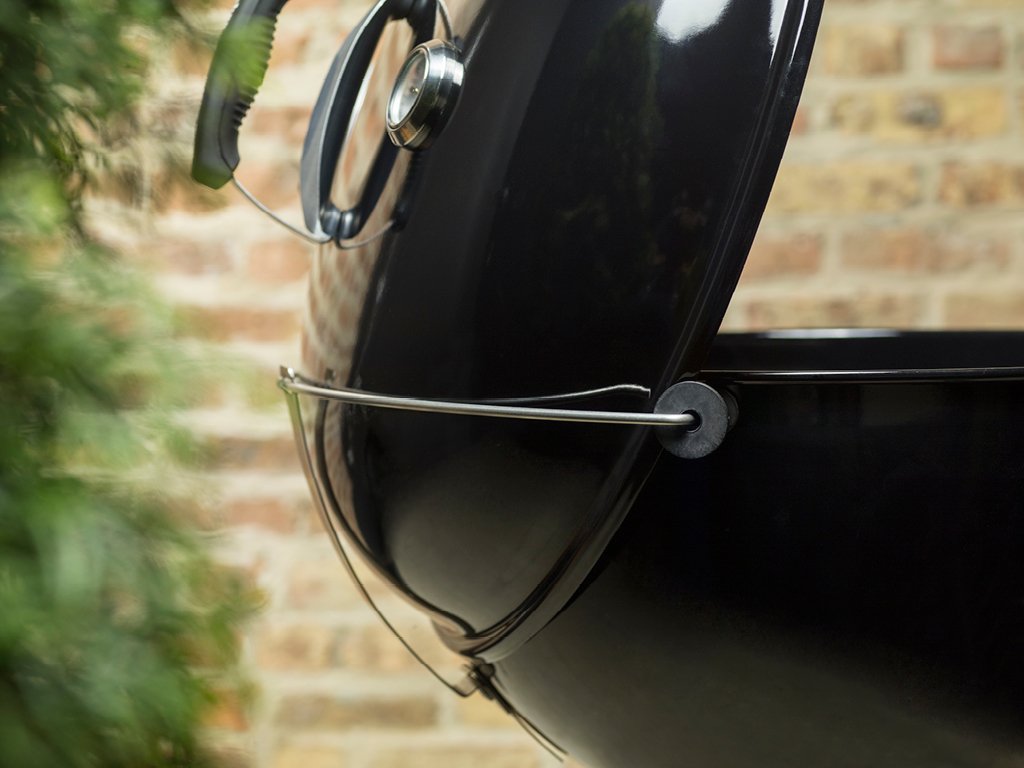 Master-Touch Charcoal Grill, 22-Inch, Black
