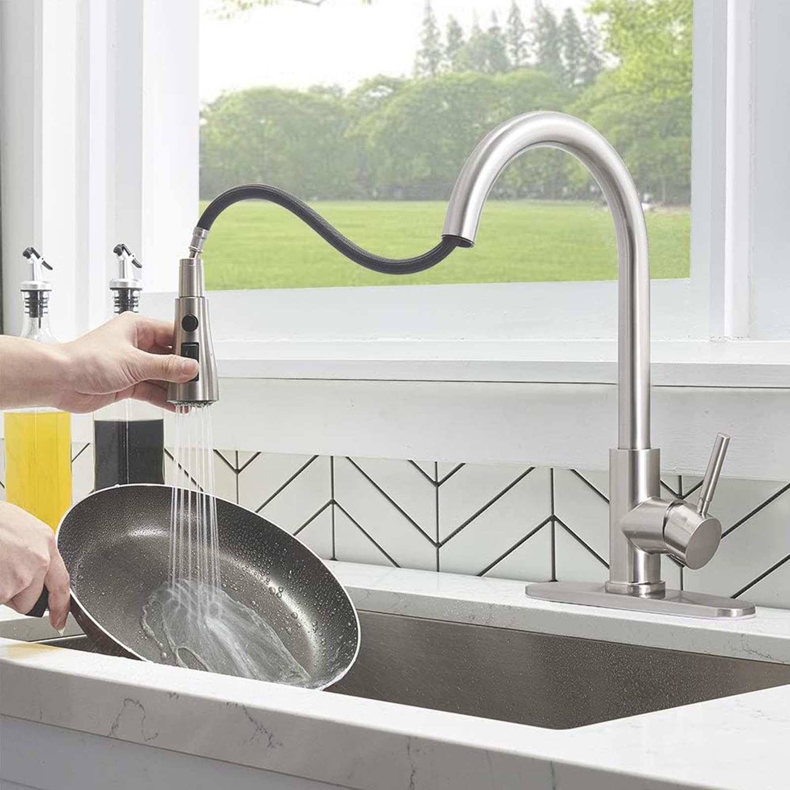 Kitchen Faucets with Pull Down Sprayer