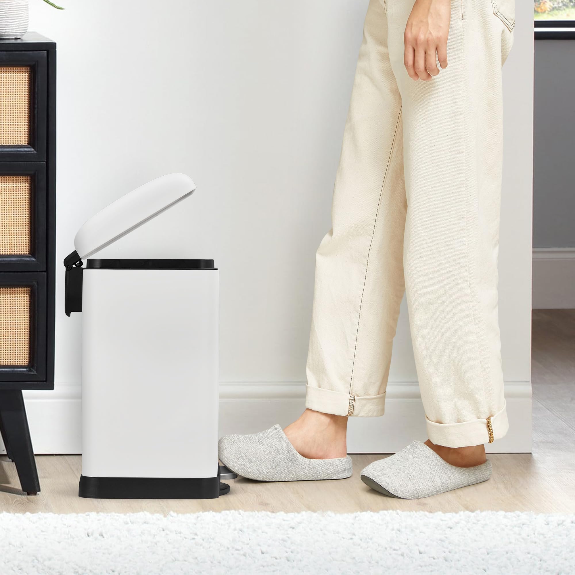 GAOMON Stainless Steel Trash Can, M7 12L Capacity, 30x24x44cm, Durable Kitchen Bathroom Bin, Anti-Stain Hand Design Garbage Can, White