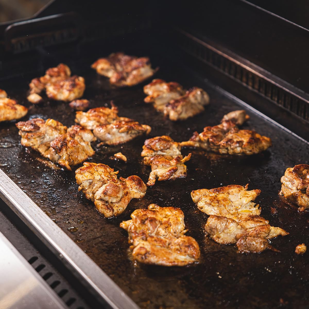 Pellet Grill SmokeStone 600, Outdoor Griddle Grill with Even Temperature