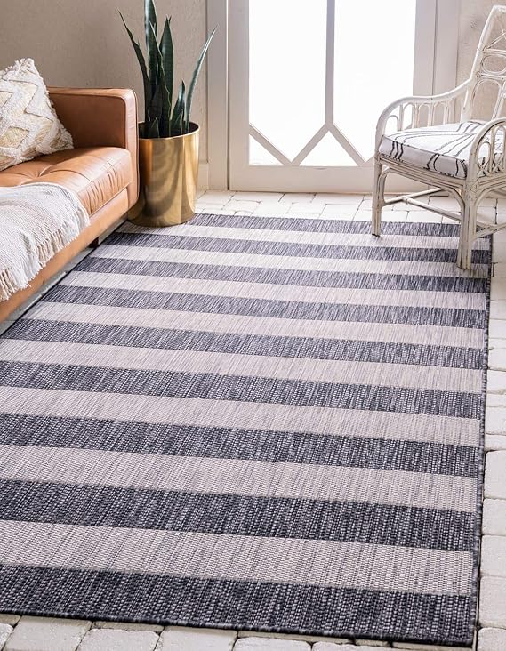 Outdoor Striped Collection Area Rug - Distressed Stripe (5' 3" Round Blue/Ivory)