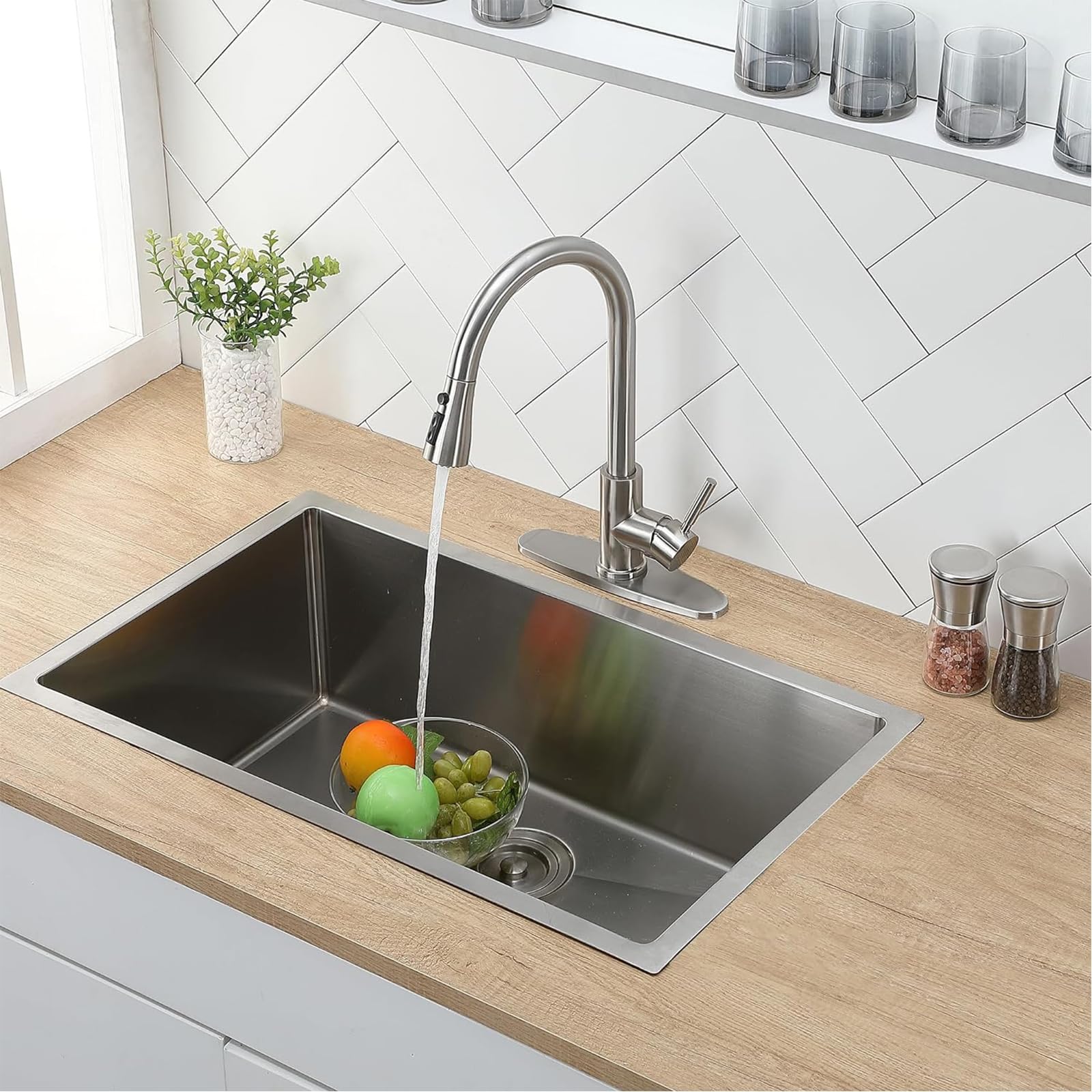 Kitchen Faucets with Pull Down Sprayer