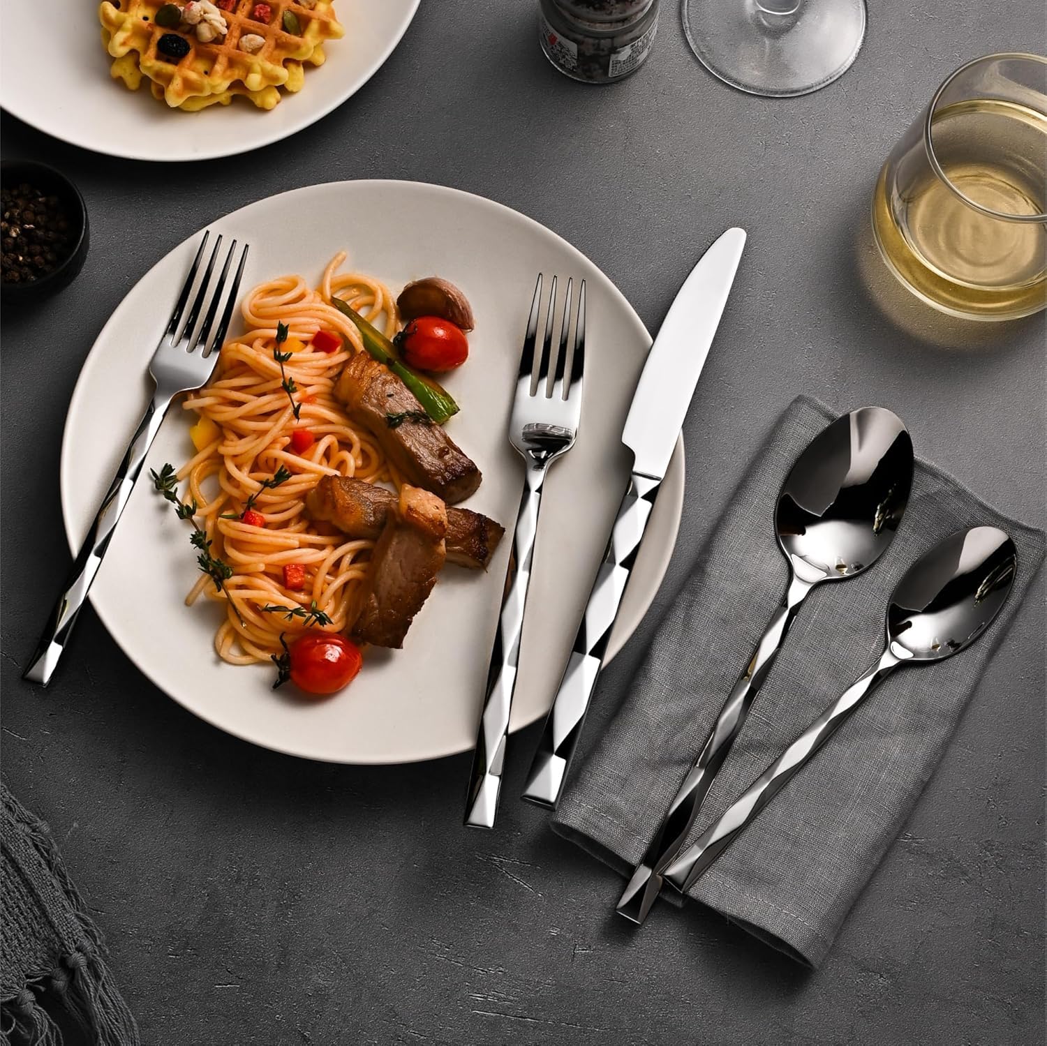 Luxury 60 Piece Flatware Set for 12, 18/10 Stainless Steel Cutlery Set