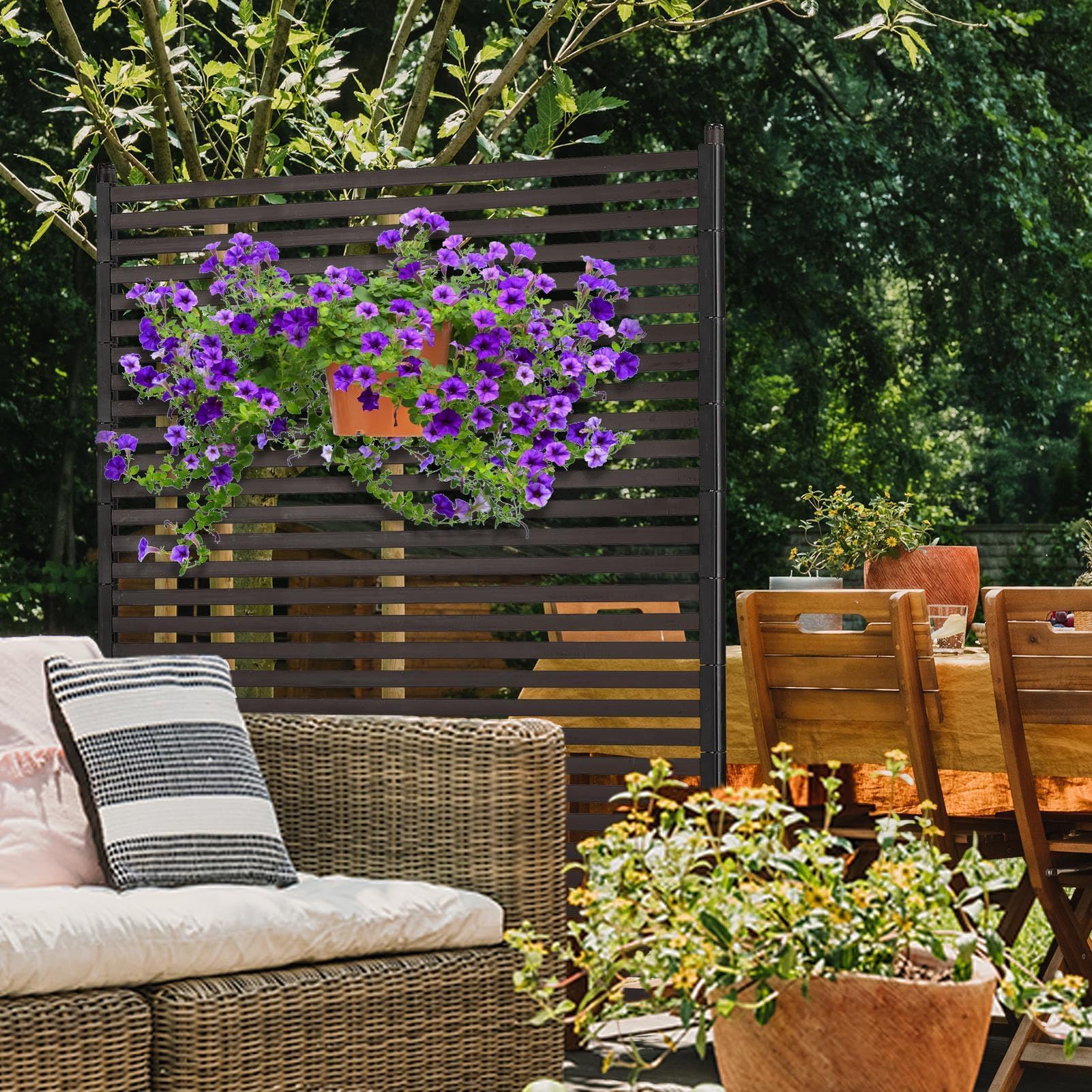 Metal Outdoor Privacy Screen with Stand