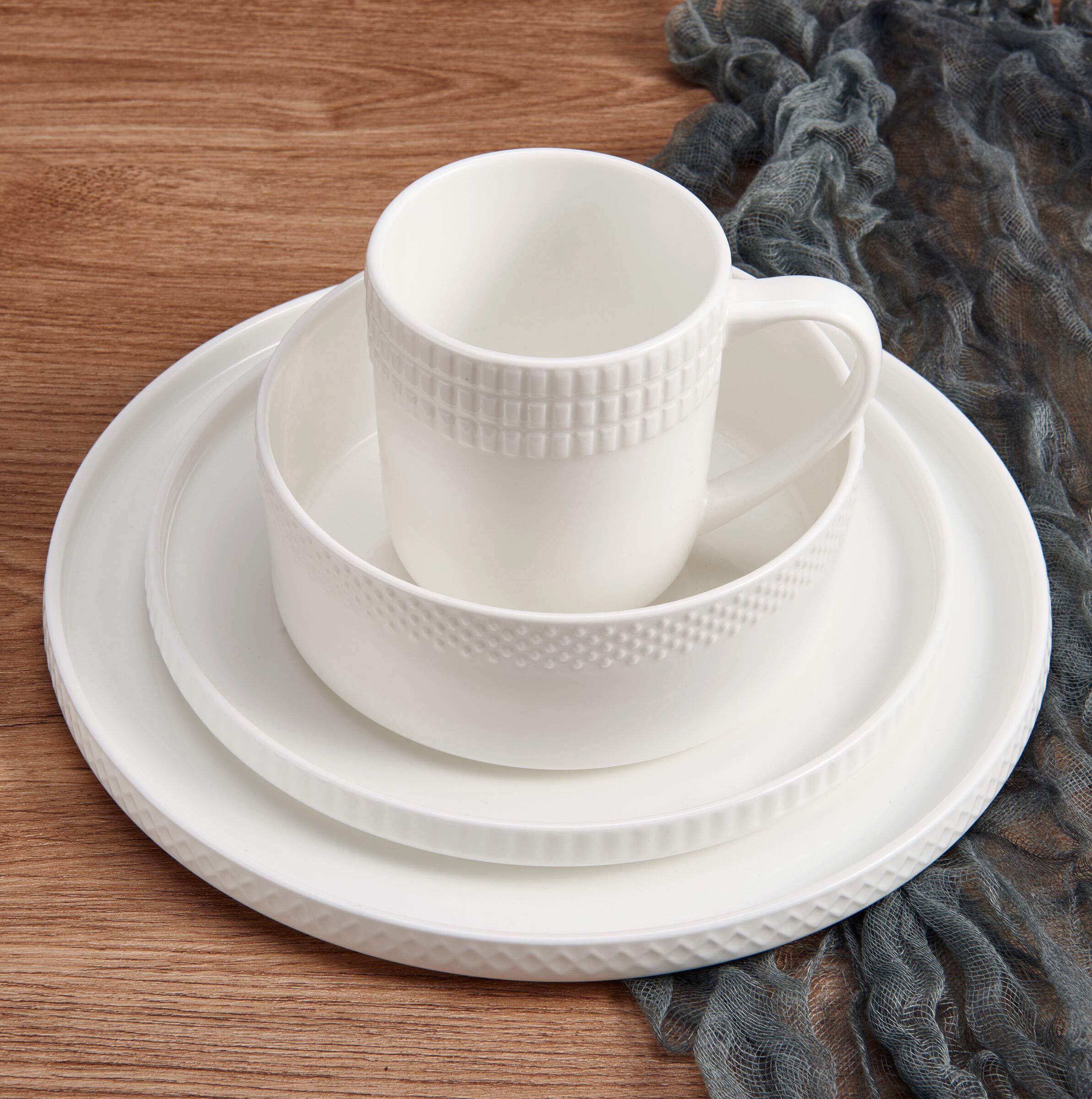 Camila Bone China Lightweight Chip Resistant 16-Piece Dinnerware Set