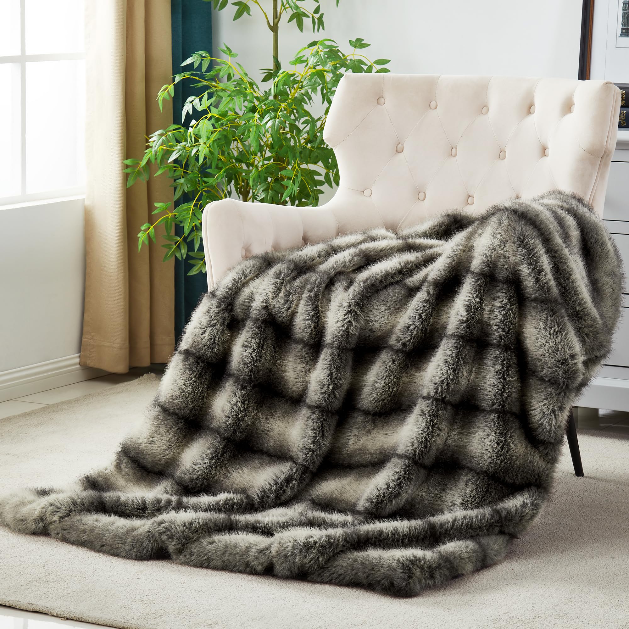 High-end Premium Fuzzy Faux Wolf Fur Throw Blanket 50" x 60"