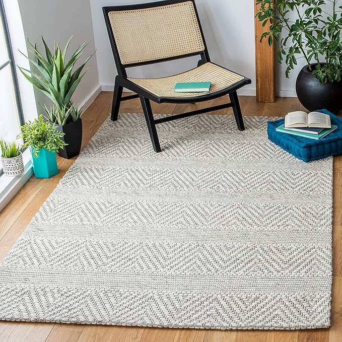 Marbella Collection Accent Rug - 4' x 6', Beige & Light Grey, Handmade Wool