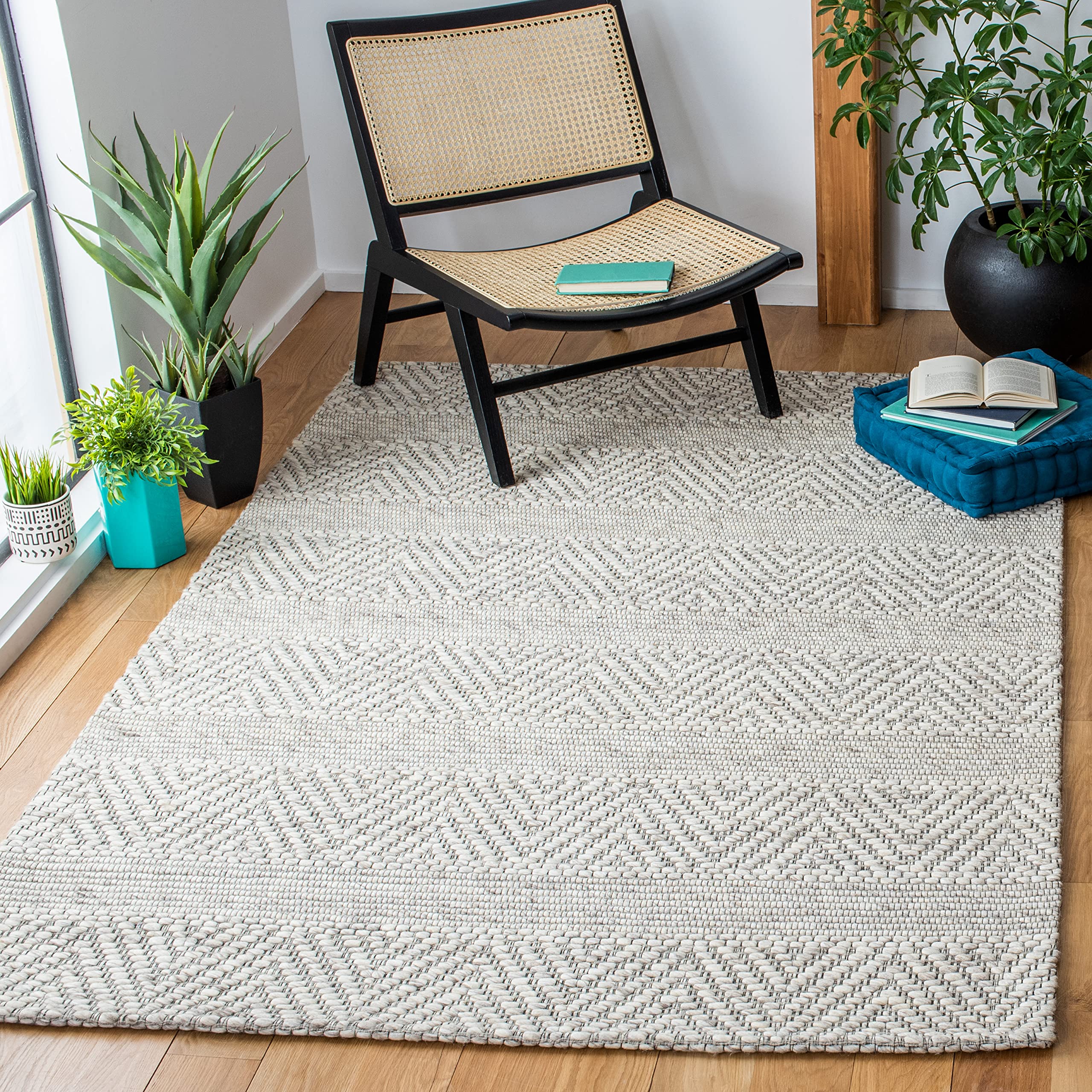 Marbella Collection Accent Rug - 4' x 6', Beige & Light Grey, Handmade Wool