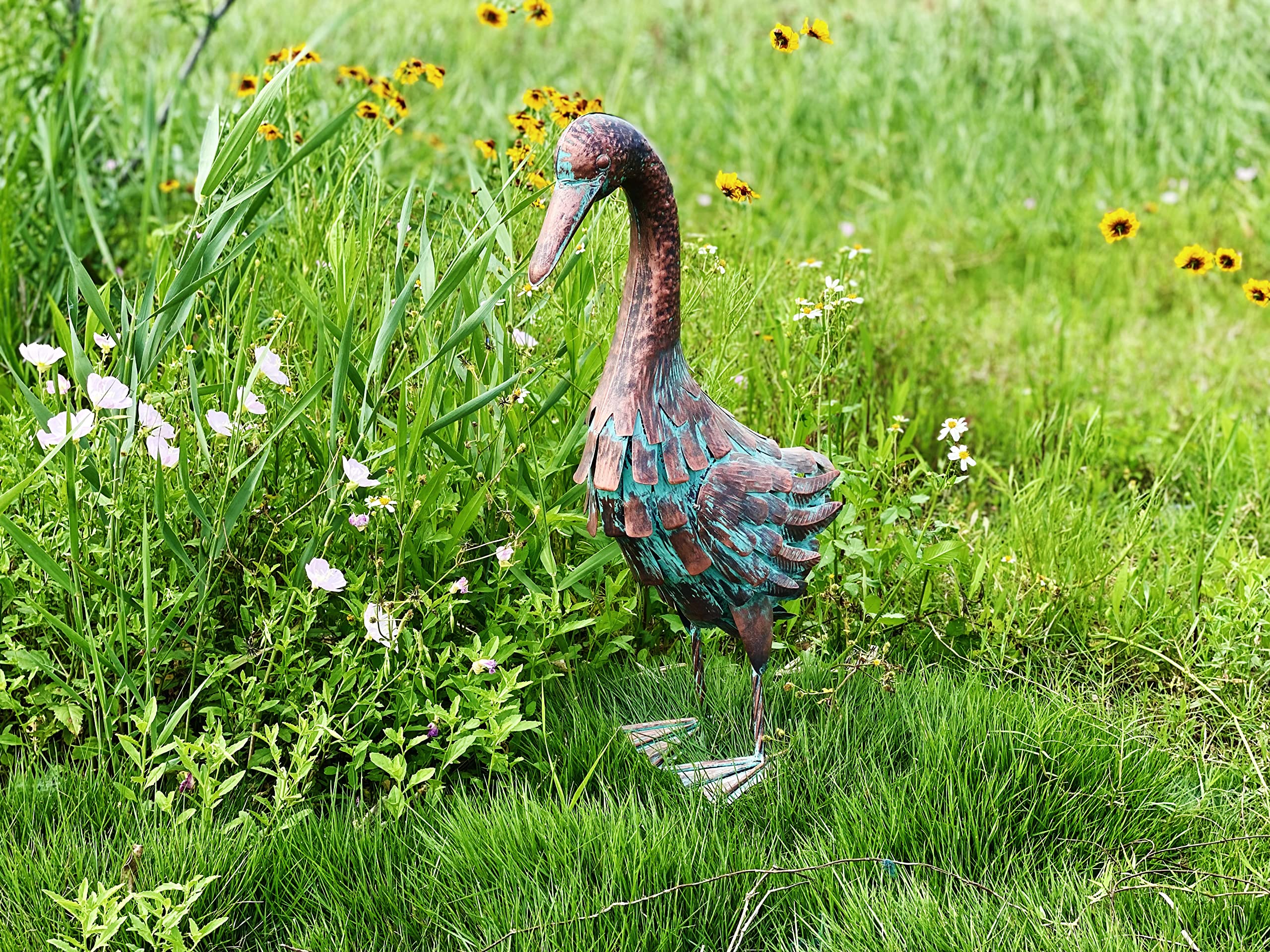 Garden Outdoor Statue Metal Duck Art Sculpture for Lawn, Farm and Patio - 25 Inches